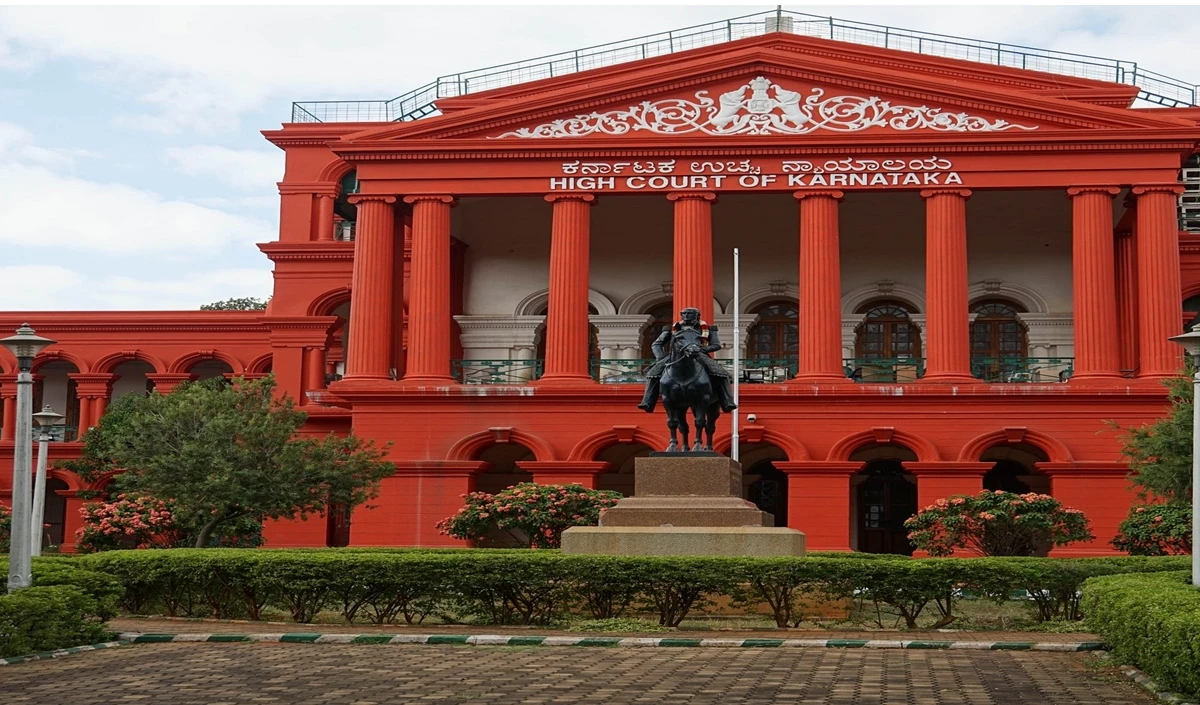 कर्नाटक उच्च न्यायालय ने महंत शिवमूर्ति के खिलाफ वारंट पर लगाई रोक, गिरफ्तारी के कुछ घंटों बाद रिहा