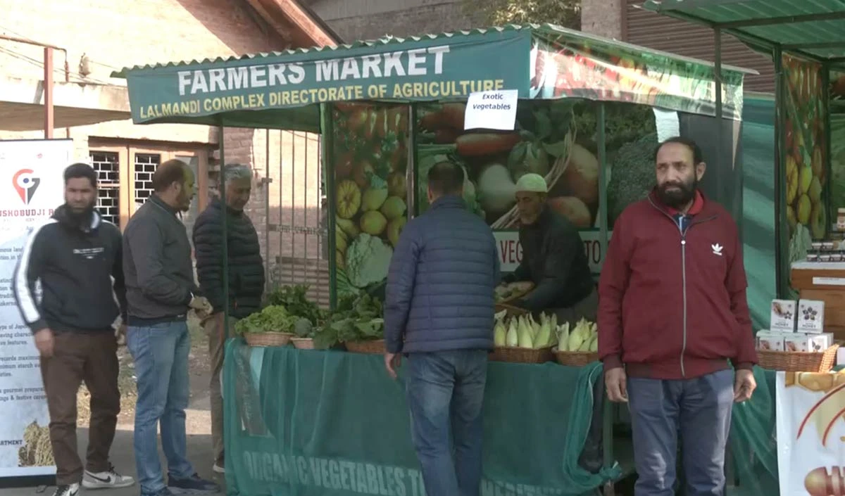 Kashmir में किसानों को बड़ा लाभ पहुँचा रहा है Exotic Vegetable Market