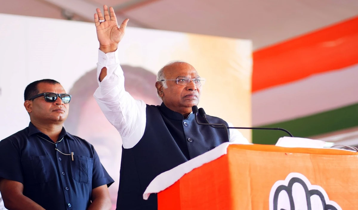 Rajasthan में Mallikarjun Kharge का दावा, सिर्फ झूठ बोलते हैं PM Modi, हमारे नेताओं को किया जा रहा परेशान