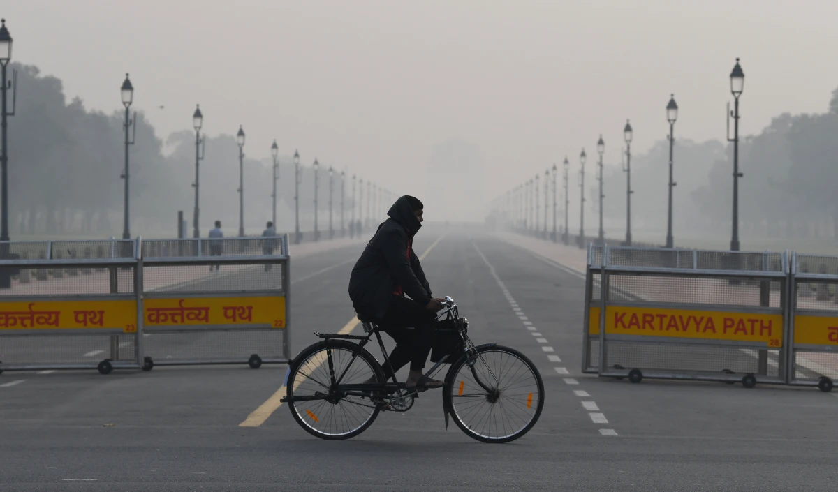 Delhi pollution: प्रदूषण से निपटने के लिए केजरीवाल सरकार का नया प्लान, दिल्ली में कृत्रिम बारिश कराने की तैयारी