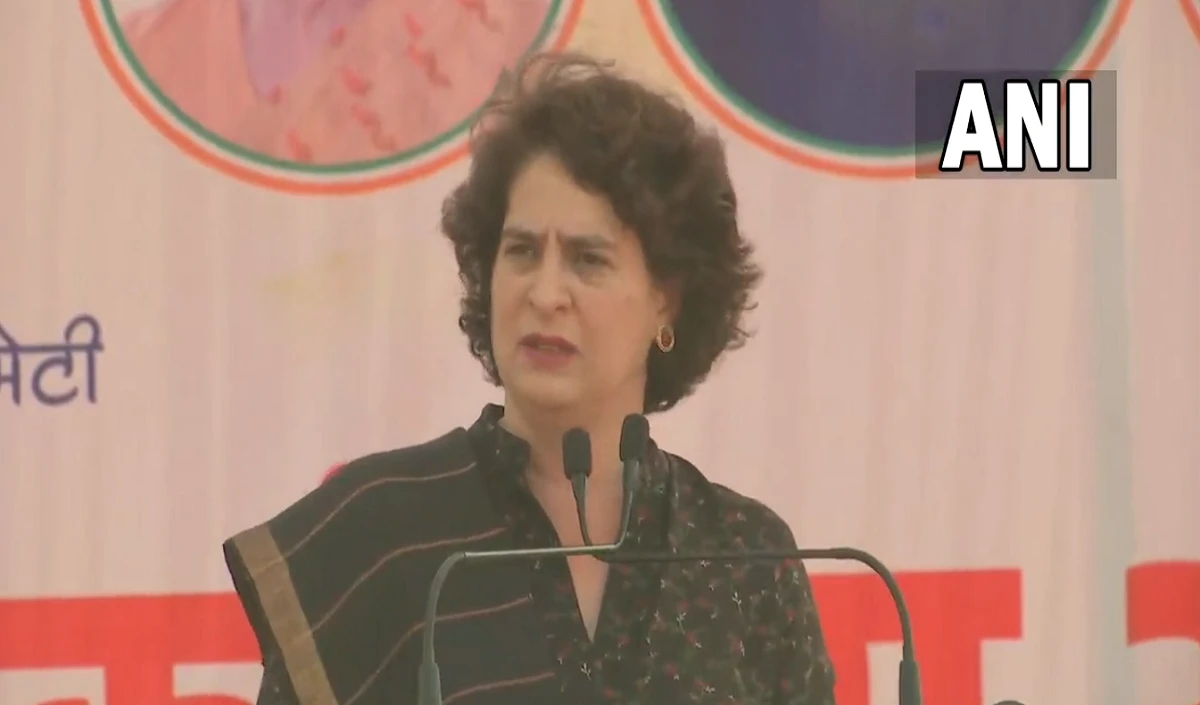 Madhya Pradesh: BJP पर वार करते हुए Priyanka Gandhi बोलीं, विराट ने सेंचुरी मार ली, प्याज की भी हो गई