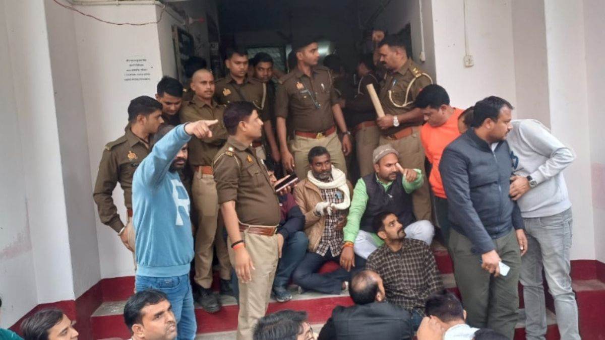UP News: पांच हजार की रिश्वत लेखपाल व उसका सहयोगी गिरफ्तार, एंटी करप्शन टीम ने की कार्रवाई