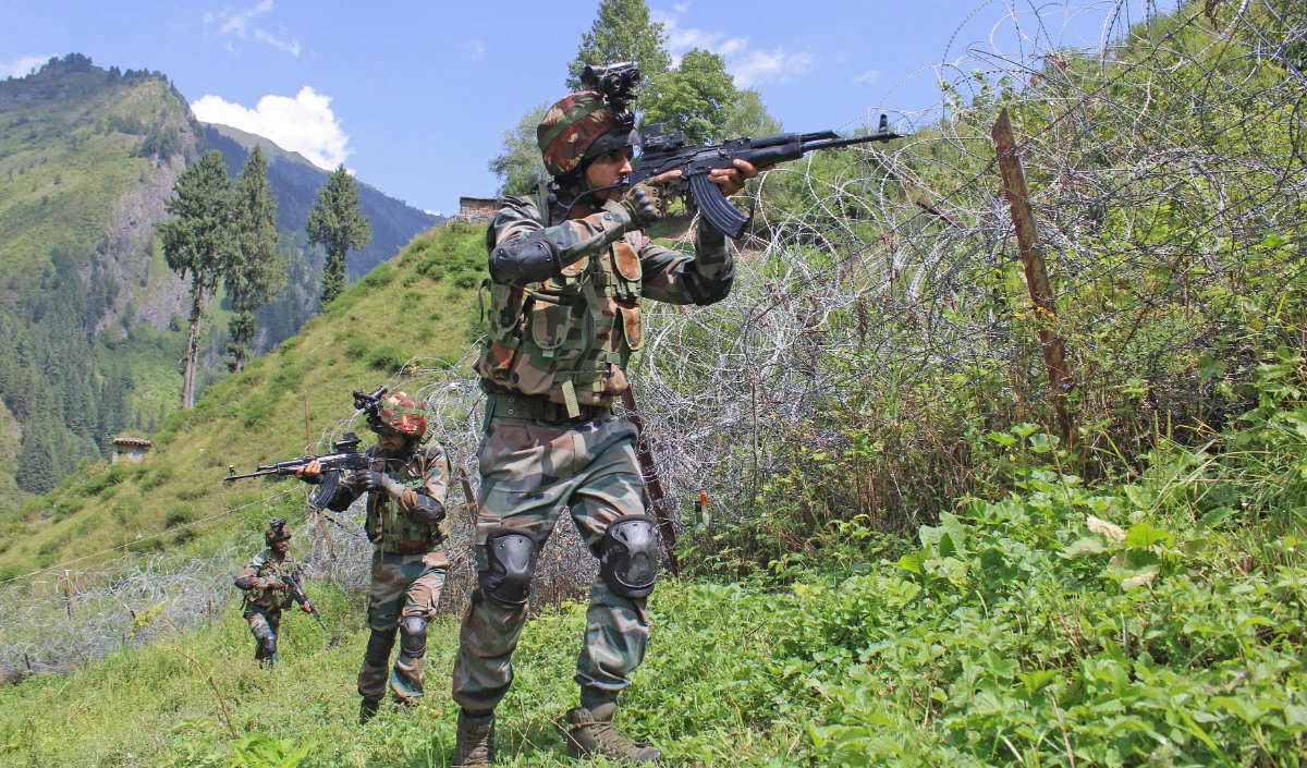 निगरानी से बचने के लिए तस्कर LoC पर ड्रोन का इस्तेमाल कर रहे हैं: सीमा सुरक्षा बल