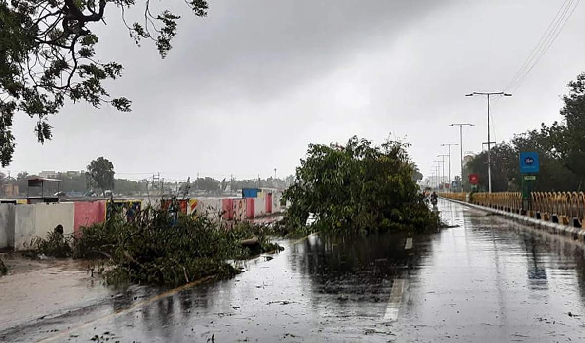 Cyclone Michaung को लेकर कई राज्यों में अलर्ट जारी, पुडुचेरी सरकार ने 4 दिसंबर को कॉलेजों में छुट्टी की घोषणा की