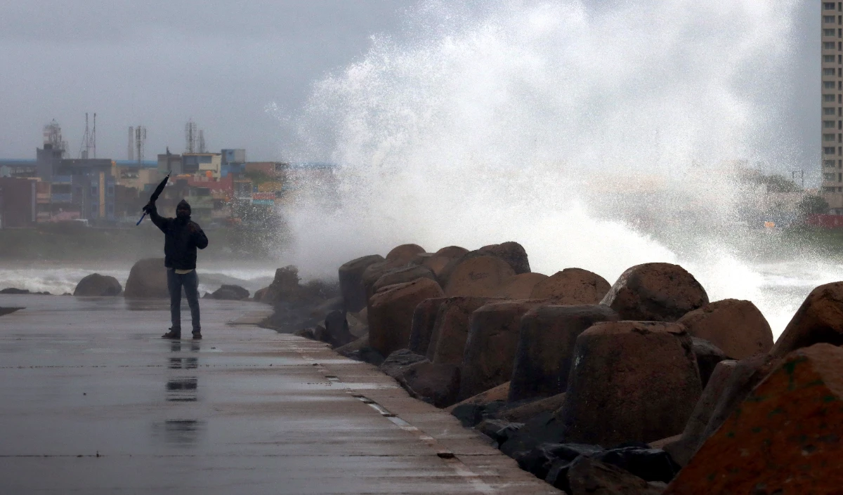 Cyclone Michaung: अगले 24 घंटे महत्वपूर्ण, चेन्नई में भारी बारिश, Amit Shah ने TN-AP के CMs से की बात