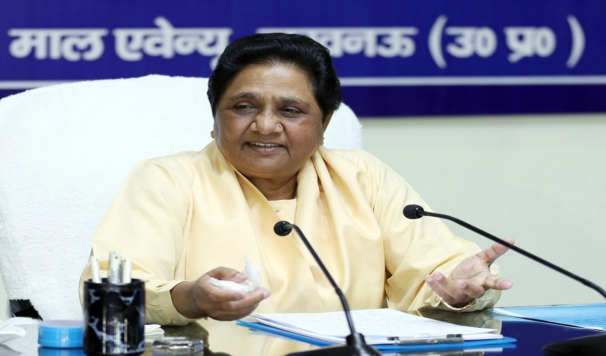 Mayawati ने घोषित किया अपना उत्तराधिकारी, भतीजे आकाश आनंद को सौंपी राजनीतिक विरासत