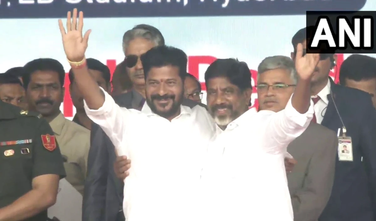 Telangana: Revanth Reddy ने CM पद की ली शपथ, भट्टी विक्रमार्क बने DY CM, सोनिया और राहुल भी रहे मौजूद