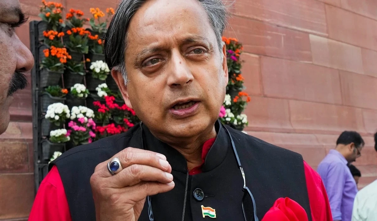 Shashi Tharoor ने कांग्रेस की रैली में केरल पुलिस की कार्रवाई को लेकर Om Birla को लिखा पत्र