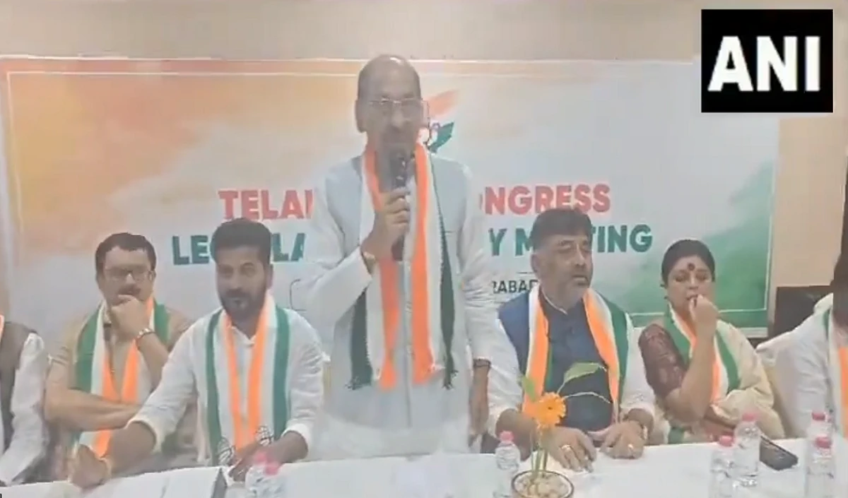 Telangana में हुई कांग्रेस विधायक दल की बैठक, विधायकों ने आलाकमान पर छोड़ा सीएम का फैसला