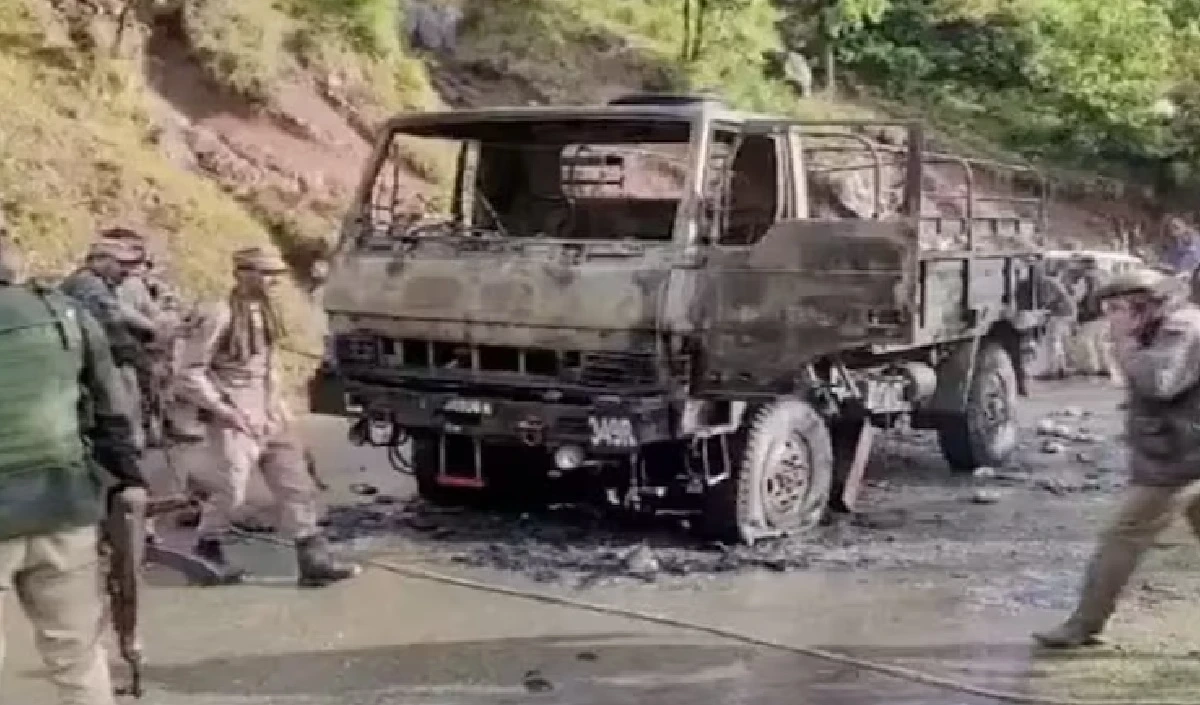 J-K: पुंछ जिले में आर्मी के वाहन पर आतंकी हमला, घात लगाकर बनाया निशाना