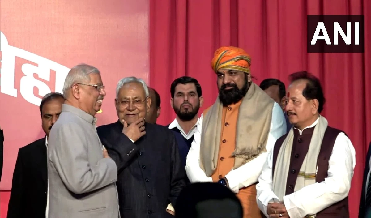 Bihar Oath Ceremony| बिहार में बनीं नई सरकार, सम्राट चौधरी और विजय सिन्हा बने उपमुख्यमंत्री, इन मंत्रियों ने भी ली शपथ