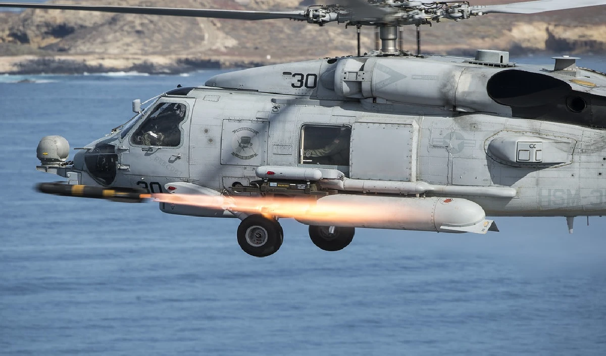 अमेरिकी नौसेना का हेलीकॉप्टर दक्षिणी कैलिफ़ोर्निया खाड़ी में दुर्घटनाग्रस्त, बच गए चालक दल के सभी सदस्य