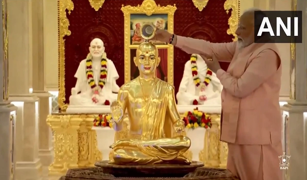 अबू धाबी के BAPS हिंदू मंदिर का पीएम मोदी ने किया उद्घाटन, वैश्विक आरती में लिया हिस्सा
