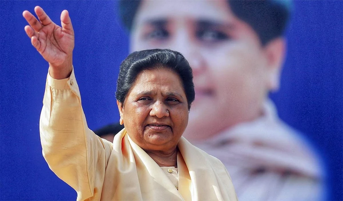 SP नहीं चाहती एससी-एसटी वर्ग के लोगों को आरक्षण का लाभ मिले : Mayawati