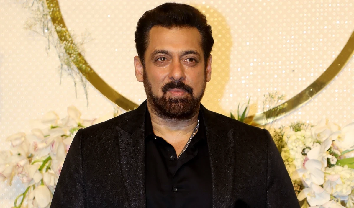 Mumbai में Salman Khan के घर के बाहर गोलीबारी, पुलिस ने बढ़ाई सुरक्षा