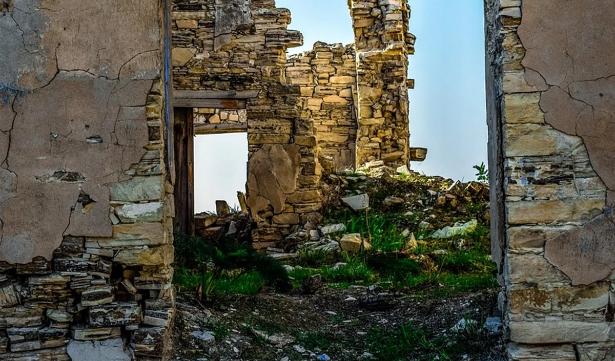 Historic Hindu Temple Demolished in Pakistan | पाकिस्तान में तोड़ा गया ऐतिहासिक हिंदू मंदिर तोड़ा गया, साइट पर चल रहा है व्यावसायिक परिसर का निर्माण