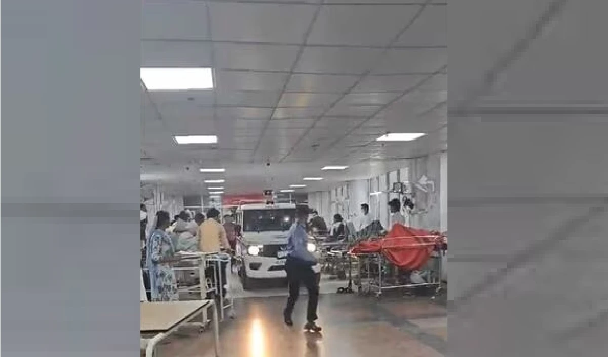 AIIMS के इमरजेंसी वार्ड में दनदनाती जा घुसी पुलिस जीप? किसी फिल्म का नजारा नहीं बल्कि   महिला डॉक्टर से छेड़छाड़ के आरोपी को ऐसे पकड़ा गया