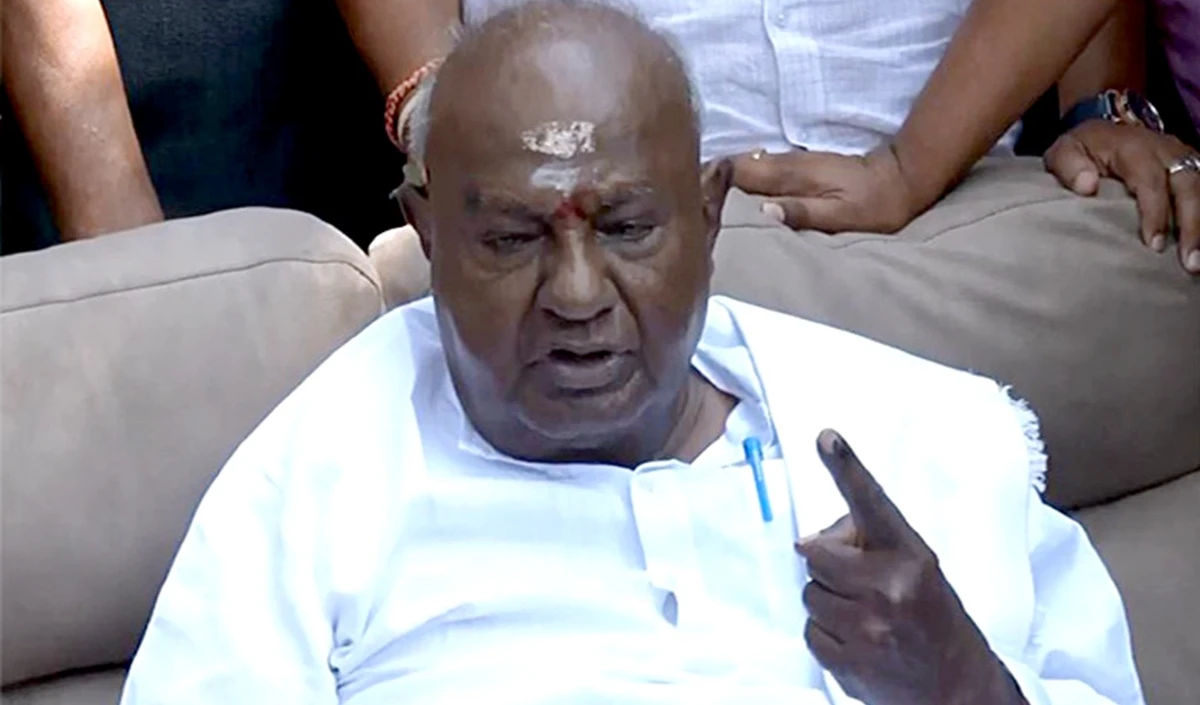 HD Deve Gowda ने Prajwal Revanna को चेतावनी दी, कहा- वापस आकर कानूनी कार्यवाही का सामना करना होगा