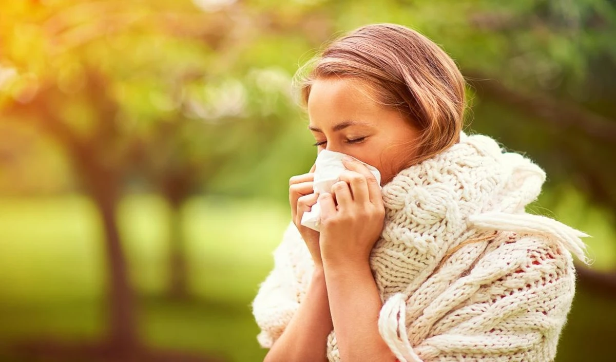 Cold In Summer: गर्मियों में ठंड का एहसास होना इन बीमारियों का है संकेत, इन लक्षणों को न करें नजरअंदाज
