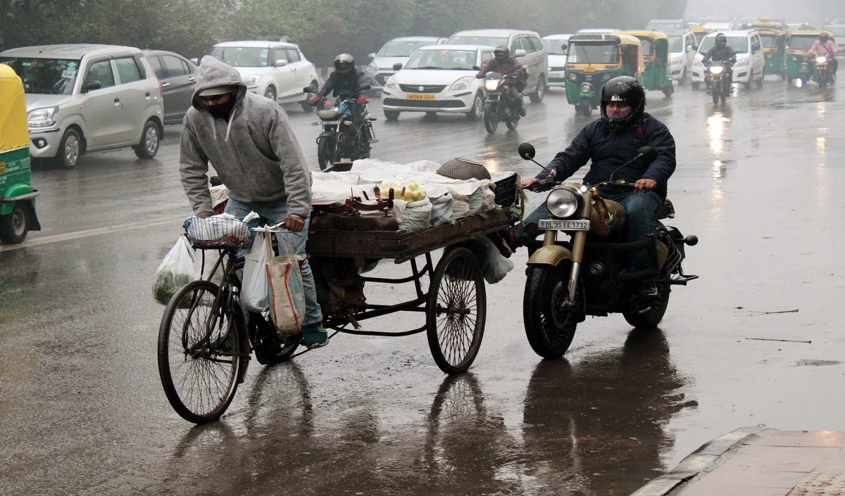 बारिश होने से दिल्लीवासियों को मिली राहत, अधिकतम तापमान 39.8 डिग्री सेल्सियस दर्ज