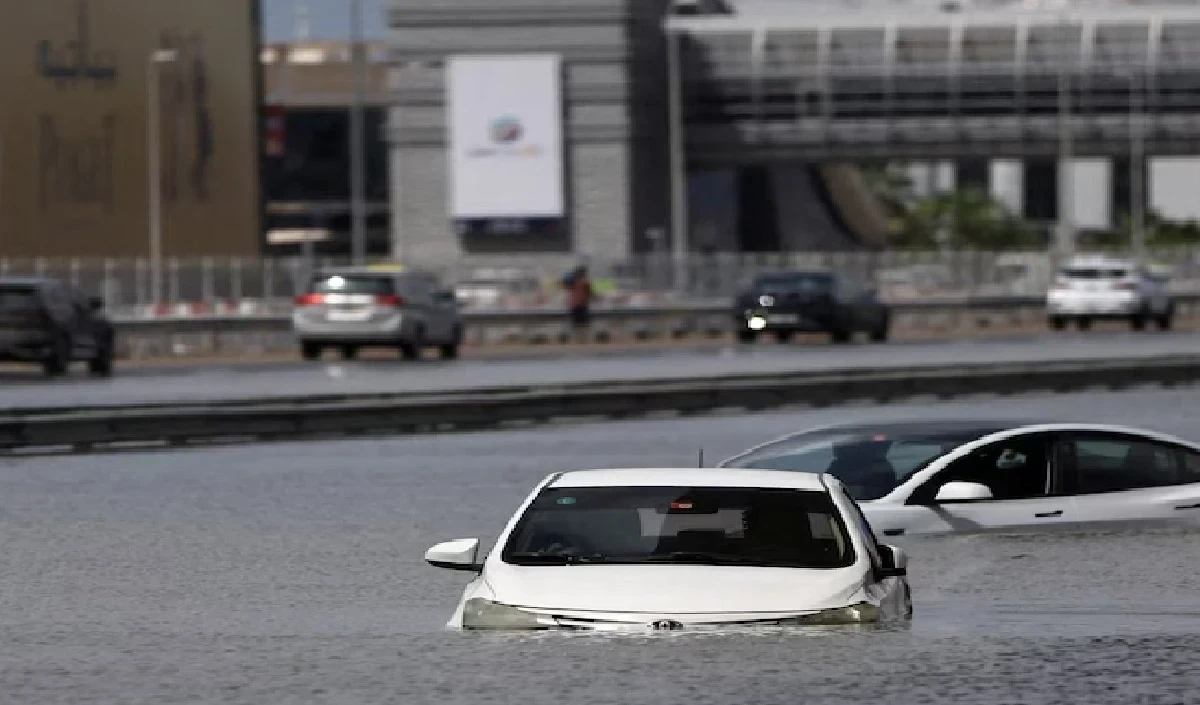 बाढ़ से आयोवा में लोग घर छोड़ने के लिए मजबूर, अमेरिका के अधिकतर हिस्से में भीषण गर्मी