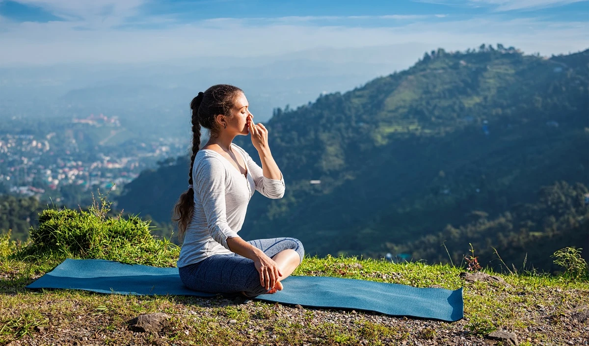 International Yoga Day 2024 । रोजाना करें इन योगासनों का अभ्यास, शहरों में बढ़ते प्रदूषण से सुरक्षित रहेंगे फेफड़े