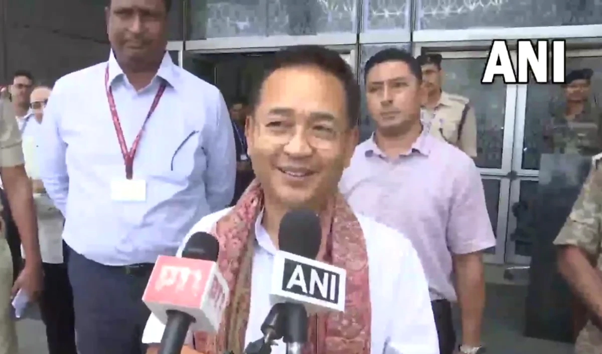 प्रधानमंत्री Modi के आज शाम होने वाले शपथ ग्रहण समारोह में पहुंचे Sikkim के CM Prem Singh Tamang