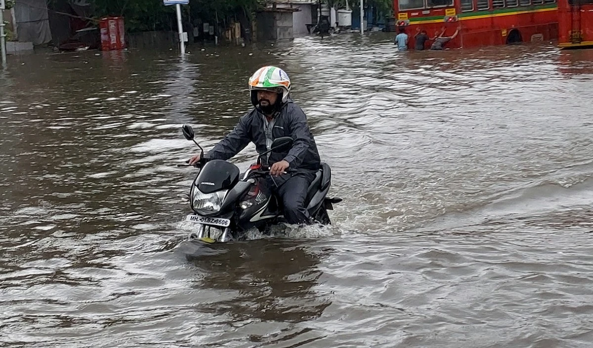 ‘संकट के समय में दिल्ली सरकार भाग जाती है’, कांग्रेस ने जलभराव को लेकर INDI गठबंधन की सहयोगी AAP पर साधा निशाना