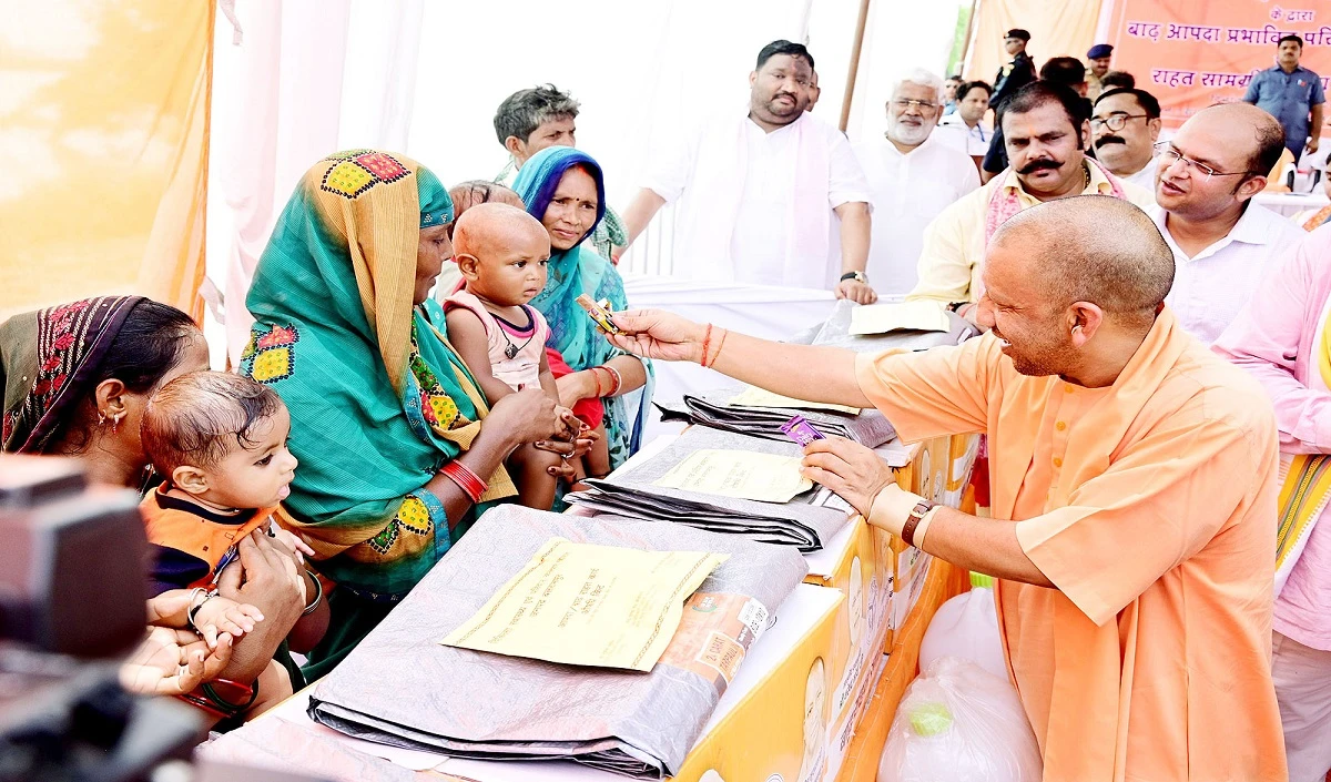 मुख्यमंत्री योगी आदित्यनाथ ने शुक्रवार को अपने सरकारी आवास पर किया ‘जनता दर्शन’