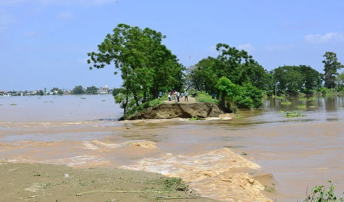 उत्तरी जापान में भारी बारिश के बाद बाढ़ और भूस्खलन, सैकड़ों लोग शरण लेने को मजबूर