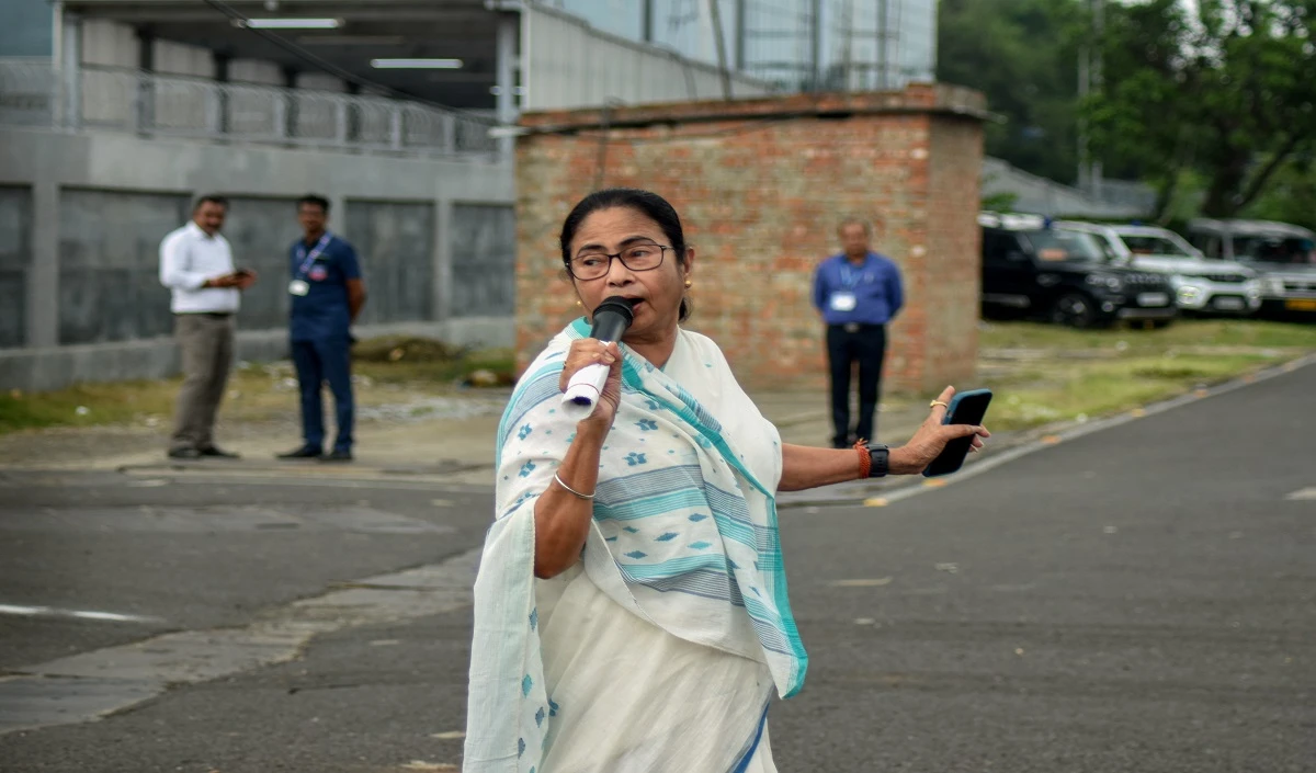 मुझे मत सिखाओ, बल्कि मेरे से सीख लो, बांग्‍लादेश‍ियों को शरण देने वाले मुद्दे पर विदेश मंत्रालय को ममता की नसीहत