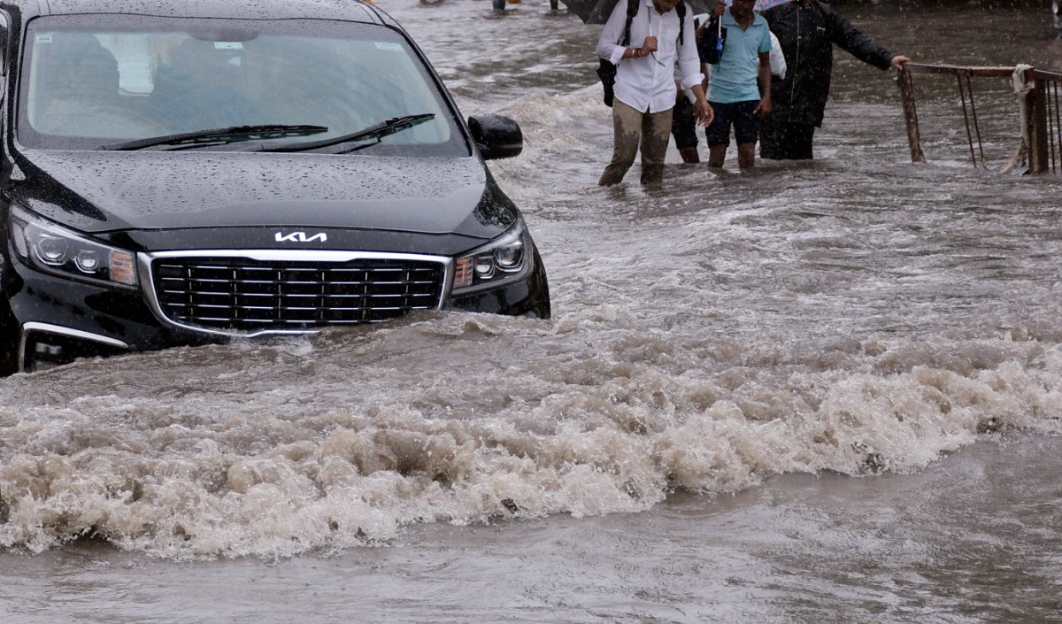 Pune Rain | पुणे में भारी बारिश के कारण चार लोगों की मौत, बचाव कार्य के लिए सेना भेजी गई