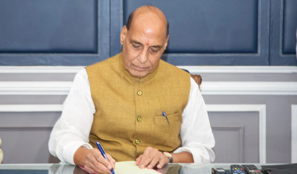 Rajnath Singh Health: रक्षा मंत्री राजनाथ सिंह की तबीयत में सुधार, दिल्ली एम्स से मिली छुट्टी