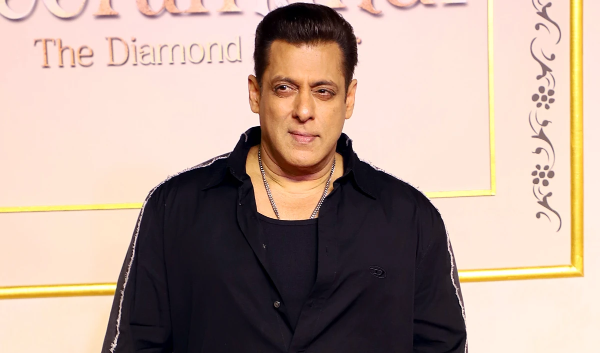 हेलमेट न पहनें… फायरिंग करते समय सिगरेट पीएं, ताकि निडर दिखें… Salman Khan पर फायरिंग करने वाले शूटरों को दिए गये थे निर्देश | Chargesheet