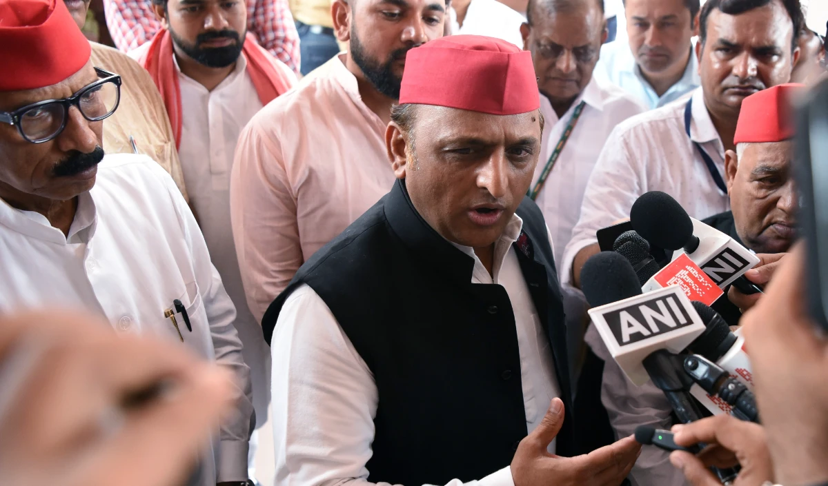 UP: Akhilesh Yadav ने हत्या के दोषी भाजपा के पूर्व विधायक को क्षमा किये जाने पर सरकार को घेरा