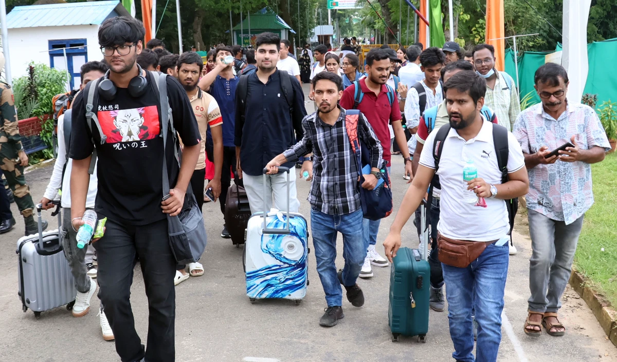 भारतीय-अमेरिकी सांसद ने Bangladesh में हिंदुओं पर हमले रोकने के लिए अमेरिका से हस्तक्षेप की मांग की