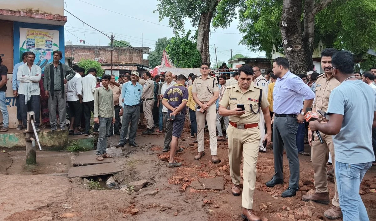 मध्य प्रदेश में बड़ा हादसा, मंदिर परिसर में गिरी 50 साल पुरानी दीवार, नौ बच्चों की दर्दनाक मौत