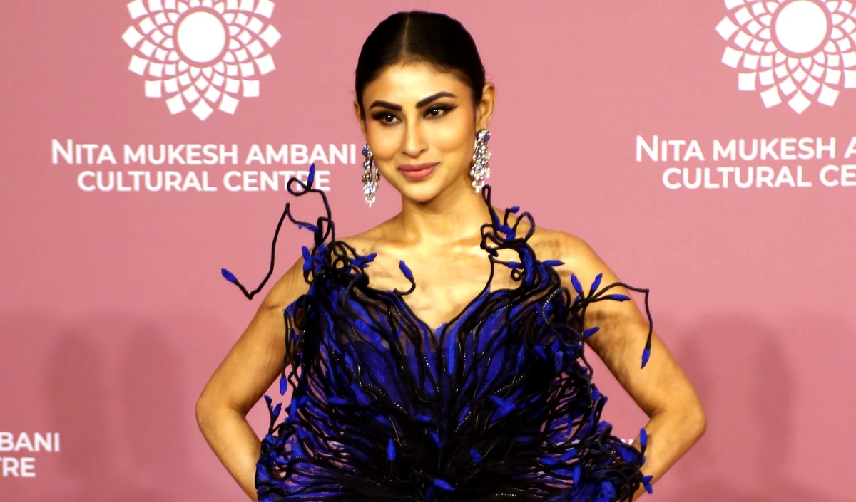 Bollywood Wrap Up | Mouni Roy बर्थडे पर हुईं रोमांटिक, Supreme Court के जज देखेंगे Laapataa Ladies