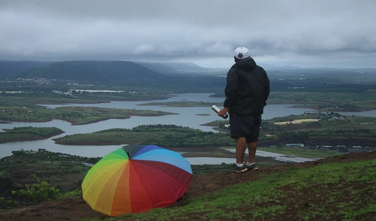 Travel In Monsoon: मानसून में जन्नत से कम नहीं लगती हैं ये जगहें, पार्टनर संग करें एक्सप्लोर