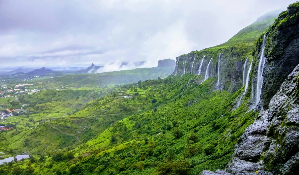 भारत के सबसे खूबसूरत हैं ये 7 Waterfall, घूमने के लिए बनाएं प्लान