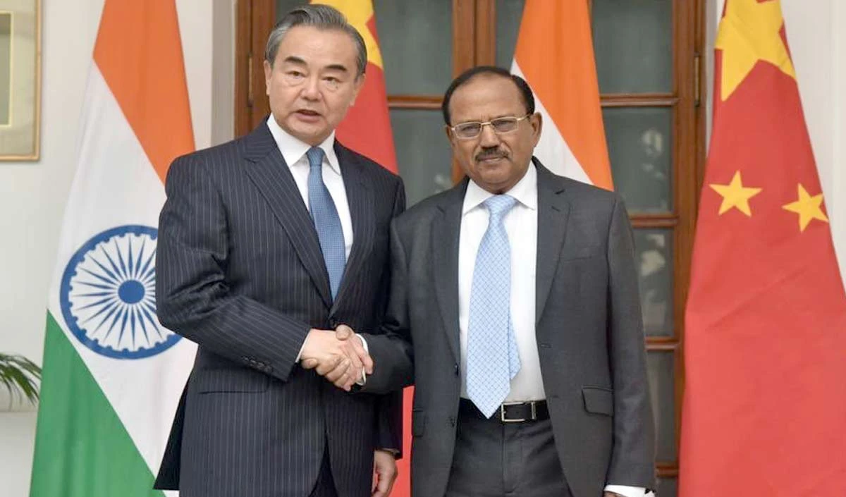 Prabhasakshi NewsRoom: India-China के रिश्तों पर जमी बर्फ पिघलने लगी है, Jaishankar और Doval के बयानों ने बड़े संकेत दिये हैं