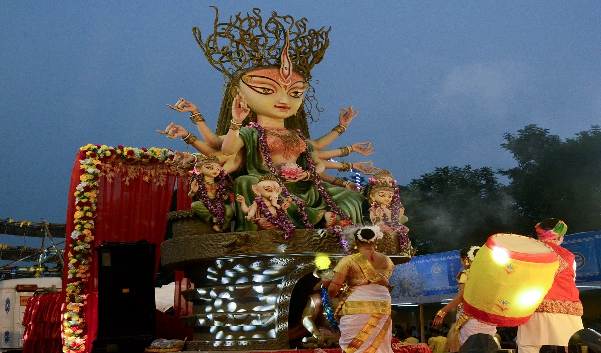 Bangladesh Ban On Durga Puja: यूनुस सरकार का फरमान, अजान से 5 मिनट पहले बंद कर दें दुर्गा पूजा के म्यूजिक वरना…