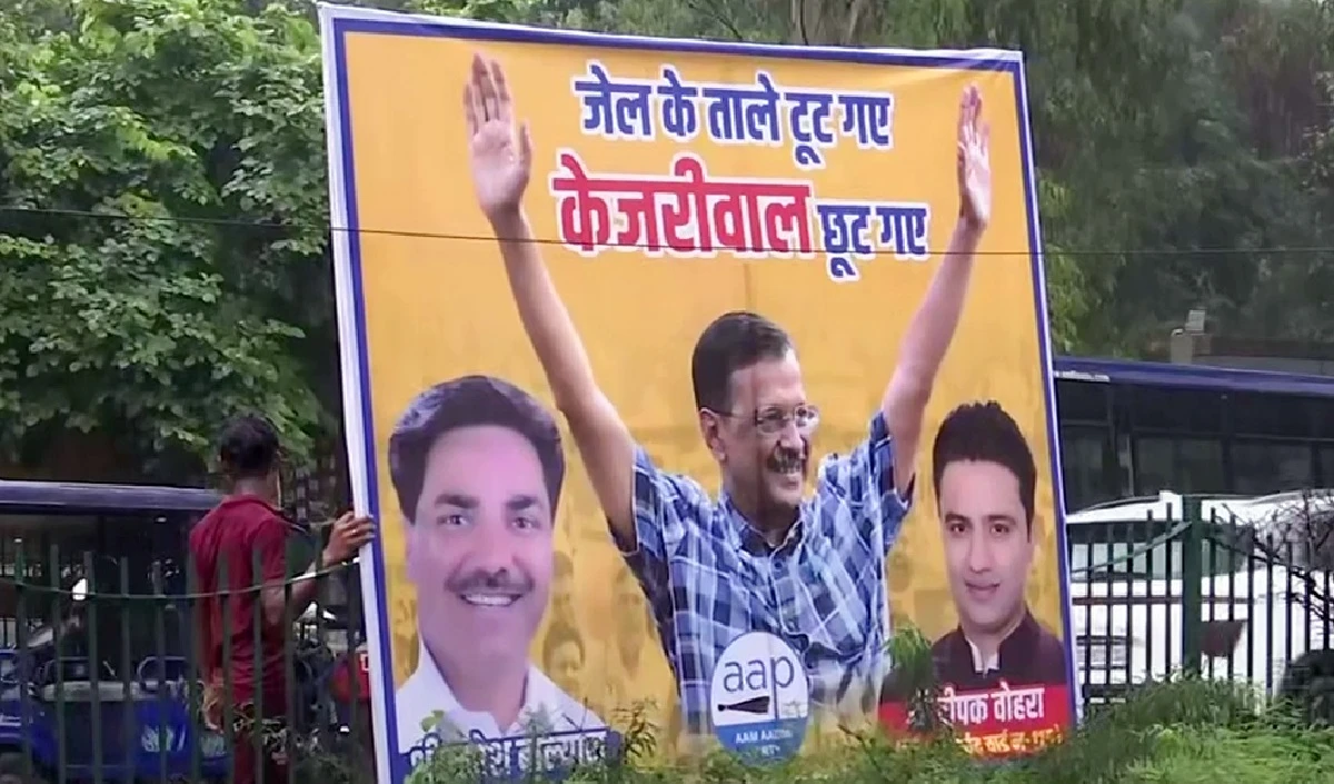 Kejriwal जमानत युक्त, 156 दिन बाद कैद से मुक्त, चांदगी राम अखाड़ा से घर तक रोड शो के जरिए शक्ति प्रदर्शन