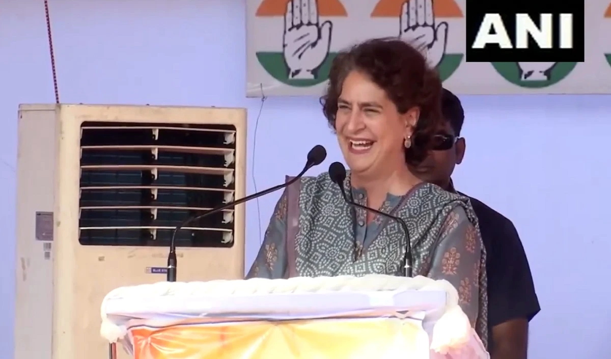 Priyanka Gandhi ने जम्मू की रैली में LG को बताया आउटसाइडर, कहा- बाहरी लोगों के लिए नीतियां बना रहे हैं