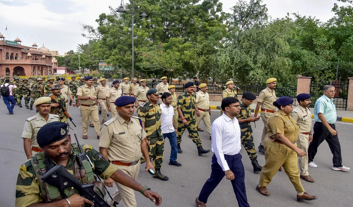 अपने बच्चों को SI भर्ती का पेपर उपलब्ध कराने का आरोप, राजस्थान का पूर्व अधिकारी गिरफ्तार