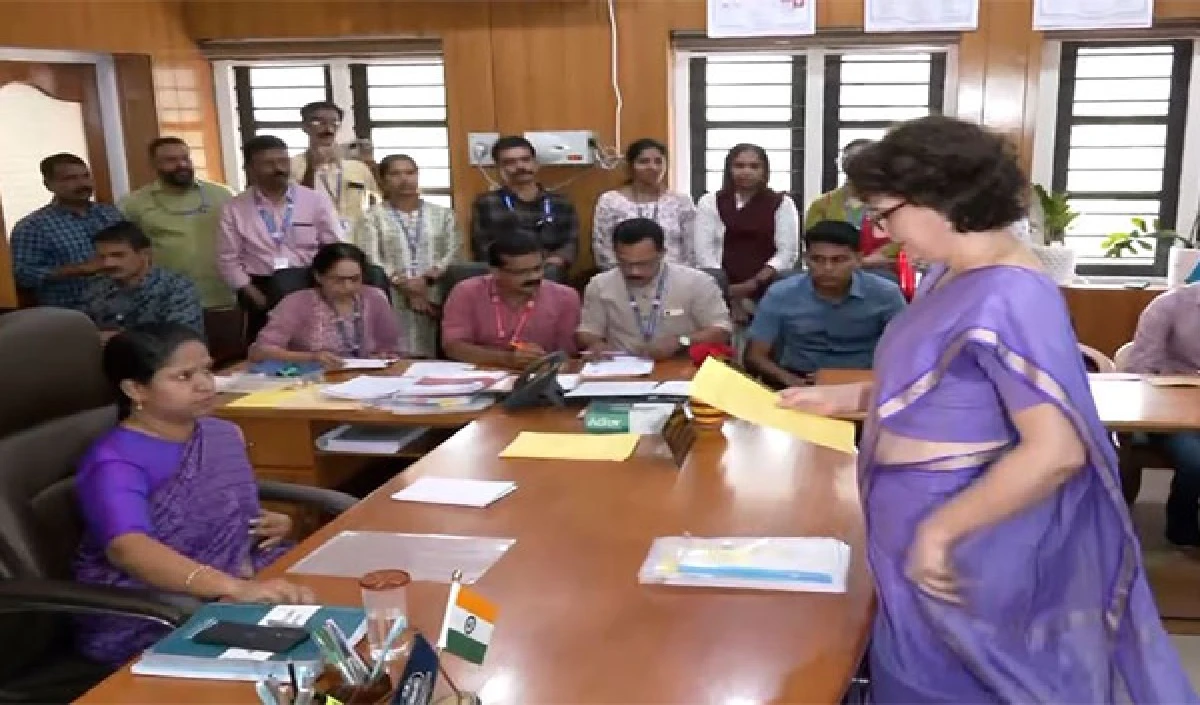 Wayanad Election| Priyanka Gandhi ने वायनाड से भरा उपचुनाव के लिए नामांकन, सोनिया गांधी-राहुल गांधी भी रहे मौजूद