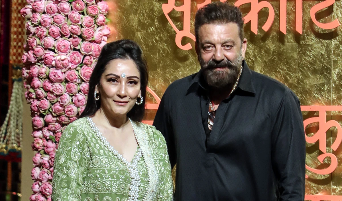 Bollywood Wrap Up | 65 की उम्र में Sanjay Dutt ने फिर की शादी! पत्नी मान्यता दत्त का हाथ पकड़ लिए सात फेरे