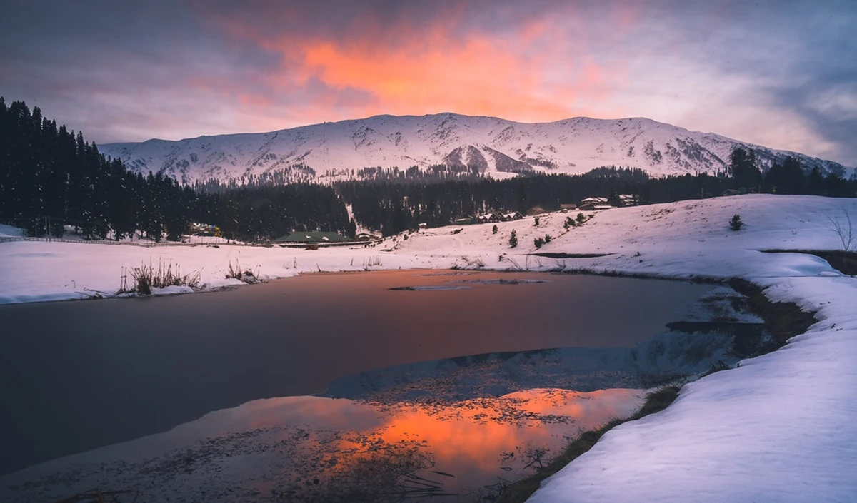 Famous Hill Station: कश्मीर को भी टक्कर देती हैं भारत की ये शानदार जगहें, एक बार आप भी करें एक्सप्लोर