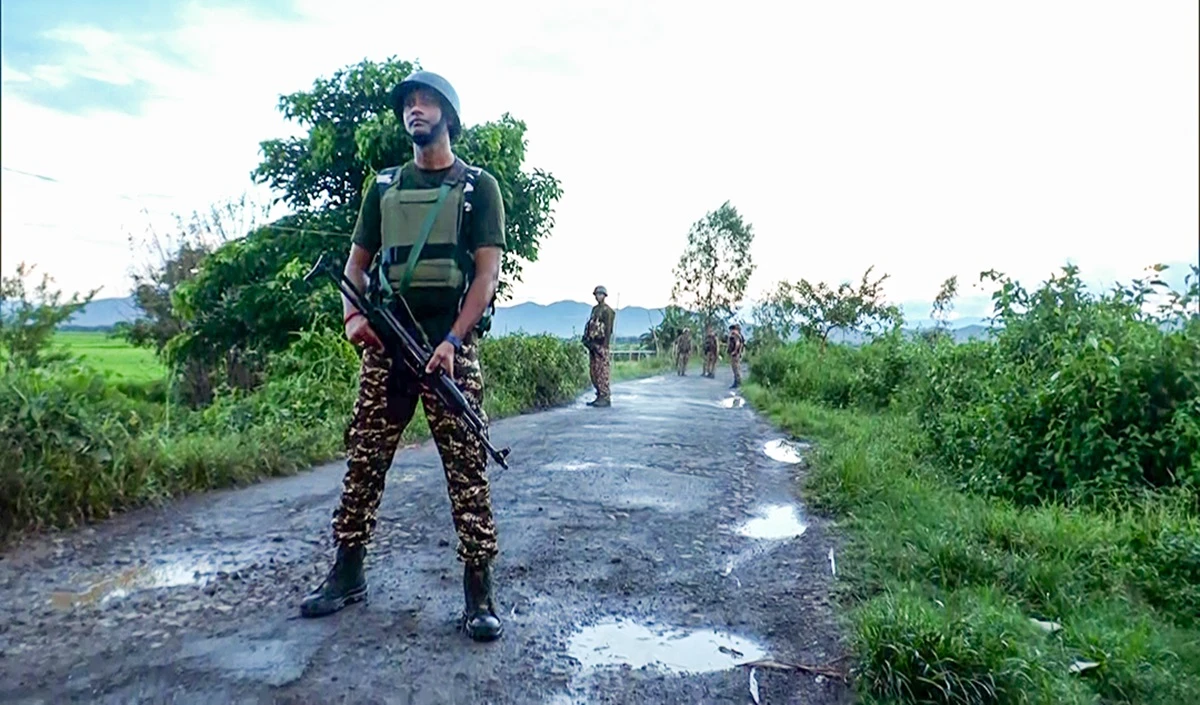 Manipur Curfew imposed | मणिपुर के 7 जिलों में कर्फ्यू लगा दिया गया, 6 लोगों के मृत पाए जाने के बाद इंटरनेट बंद कर दिया गया