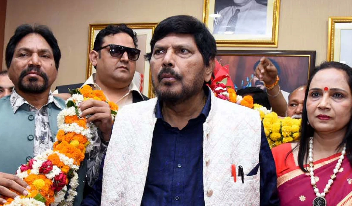 माहिम विधानसभा सीट को लेकर महायुति में मतभेद की खबरों का Ramdas Athawale ने किया खंडन